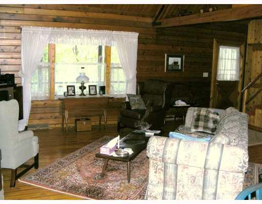 352 Bullcreek Road Butler, PA 16002 - Photo 7 of 18 Living Room.