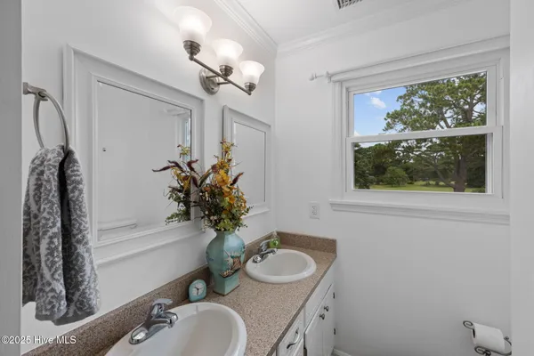 $365,000 | 5302 Bogue Drive, Oriental, NC 28571