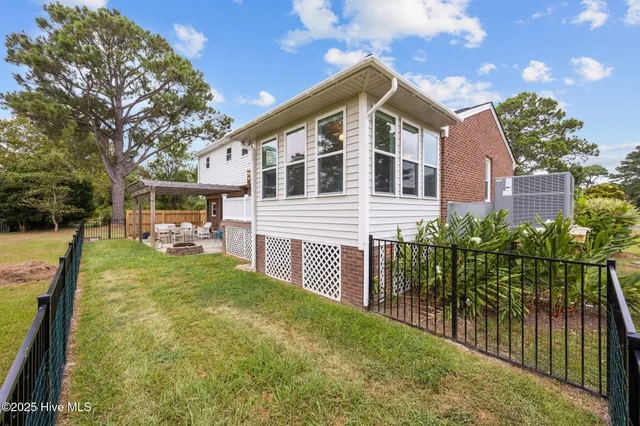 $374,500 | 5302 Bogue Drive, Oriental, NC 28571