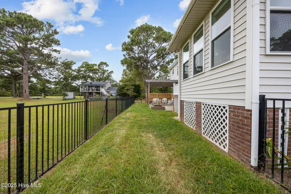 $374,500 | 5302 Bogue Drive, Oriental, NC 28571