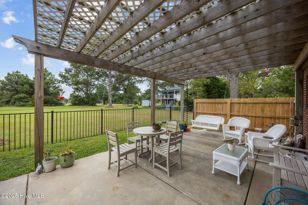 $365,000 | 5302 Bogue Drive, Oriental, NC 28571