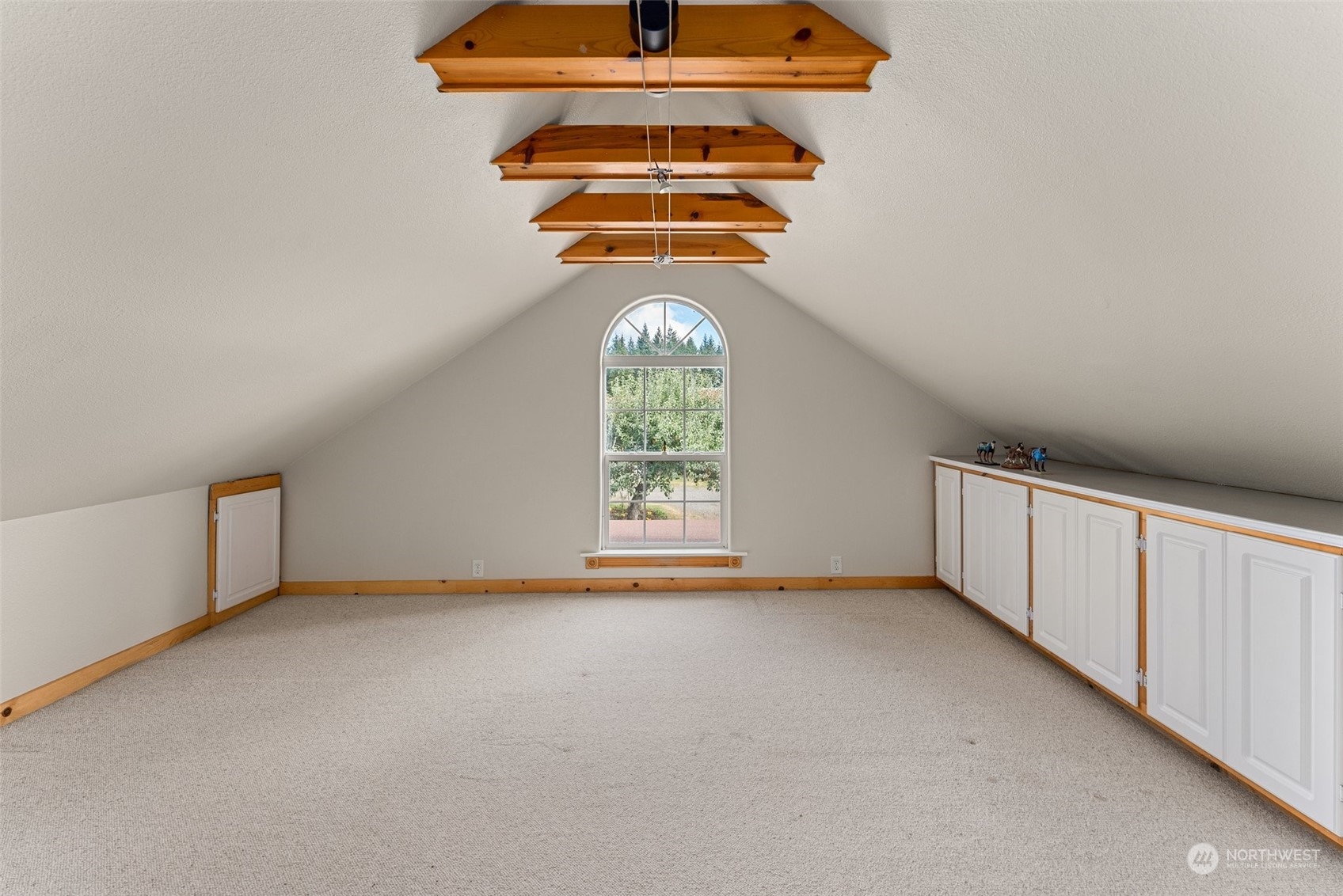 158 Hawkins Road Winlock, WA 98596 - Photo 20 of 28 a view of a window in an empty room