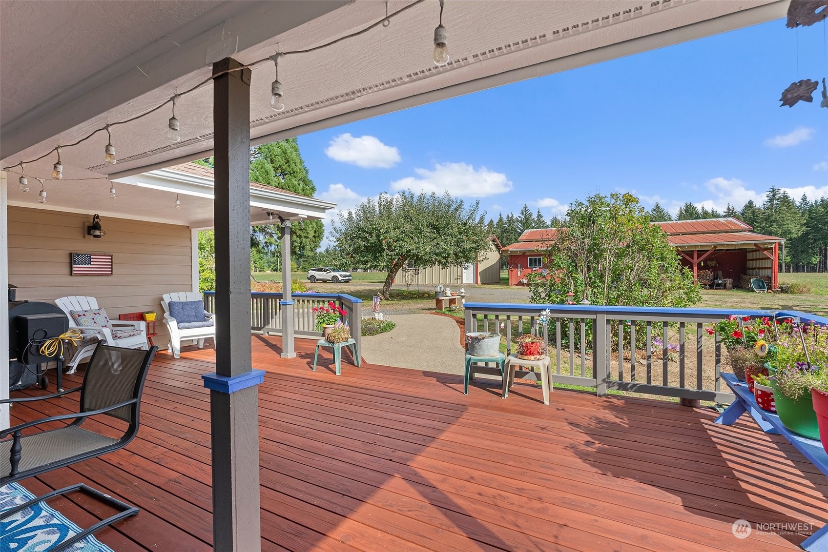 158 Hawkins Road Winlock, WA 98596 - Photo 3 of 28 a balcony with wooden floor