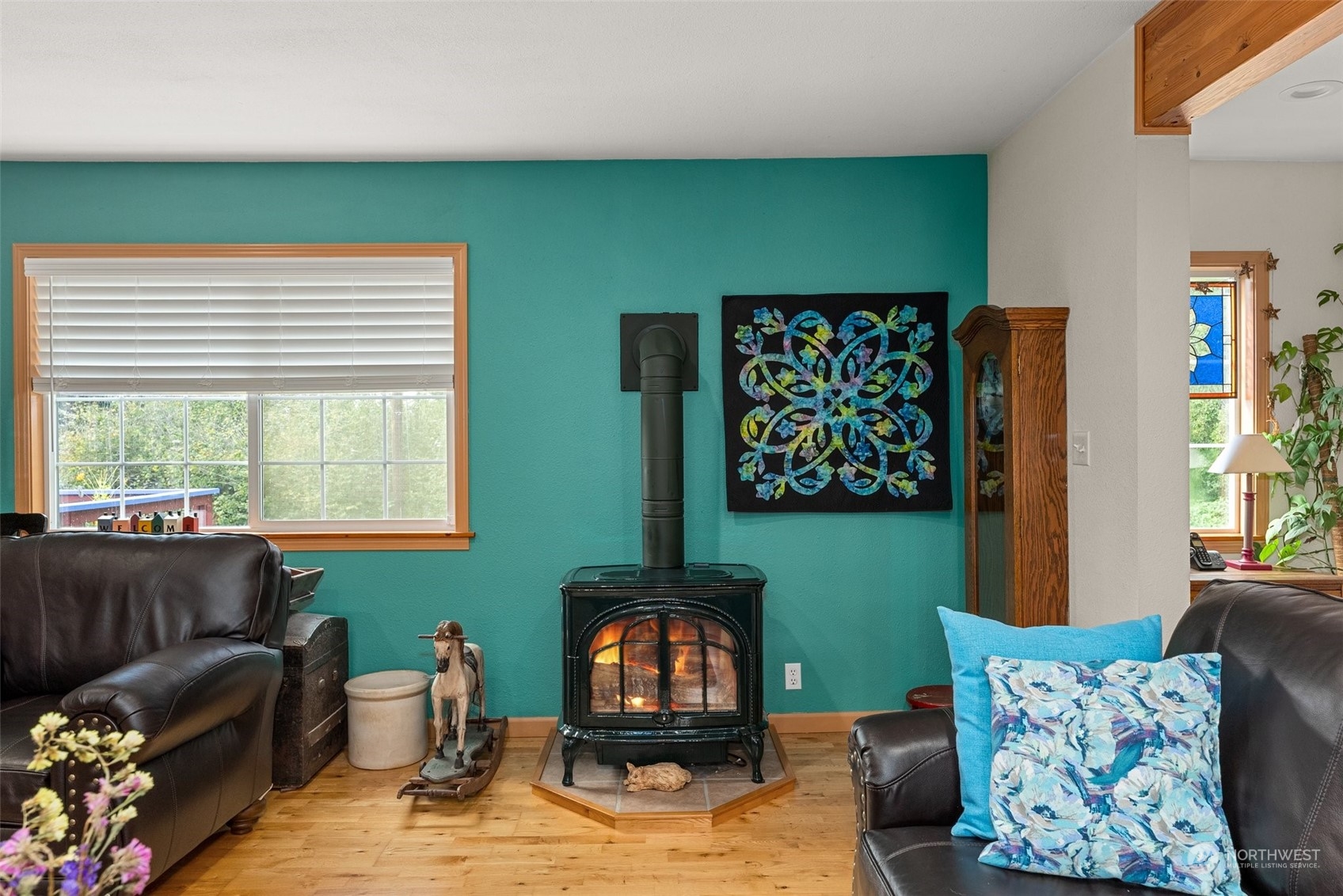 158 Hawkins Road Winlock, WA 98596 - Photo 7 of 28 a living room with furniture and a window