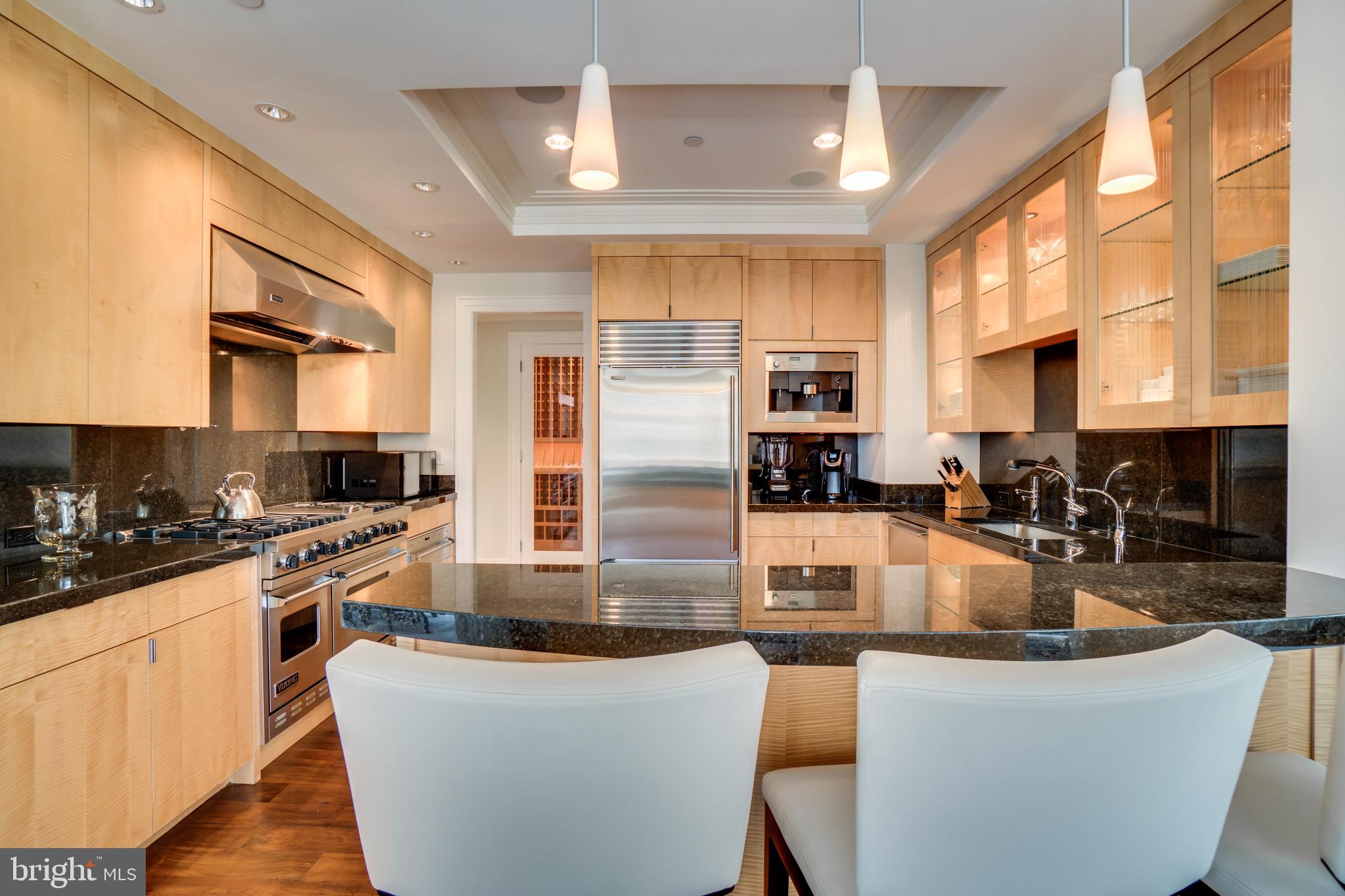 3150 South Street Northwest, Unit PH1D Washington, DC 20007 - Photo 23 of 65 Large Gourmet Kitchen