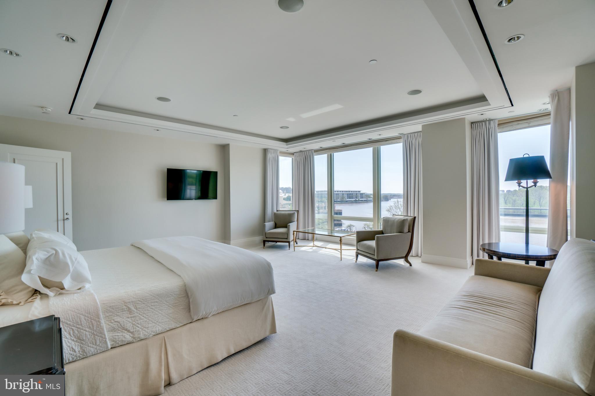 3150 South Street Northwest, Unit PH1D Washington, DC 20007 - Photo 33 of 65 Master with Balcony and Views of River
