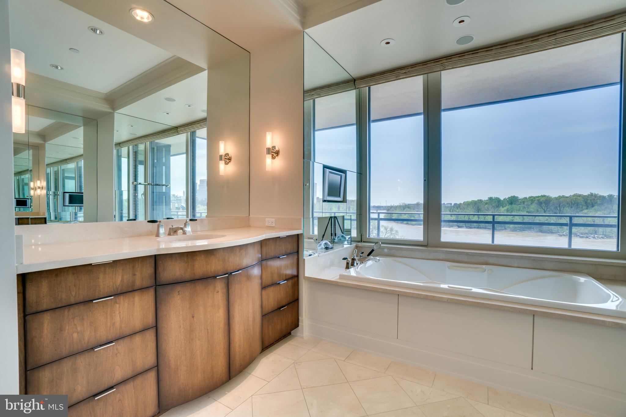3150 South Street Northwest, Unit PH1D Washington, DC 20007 - Photo 40 of 65 Large Soaking Tub