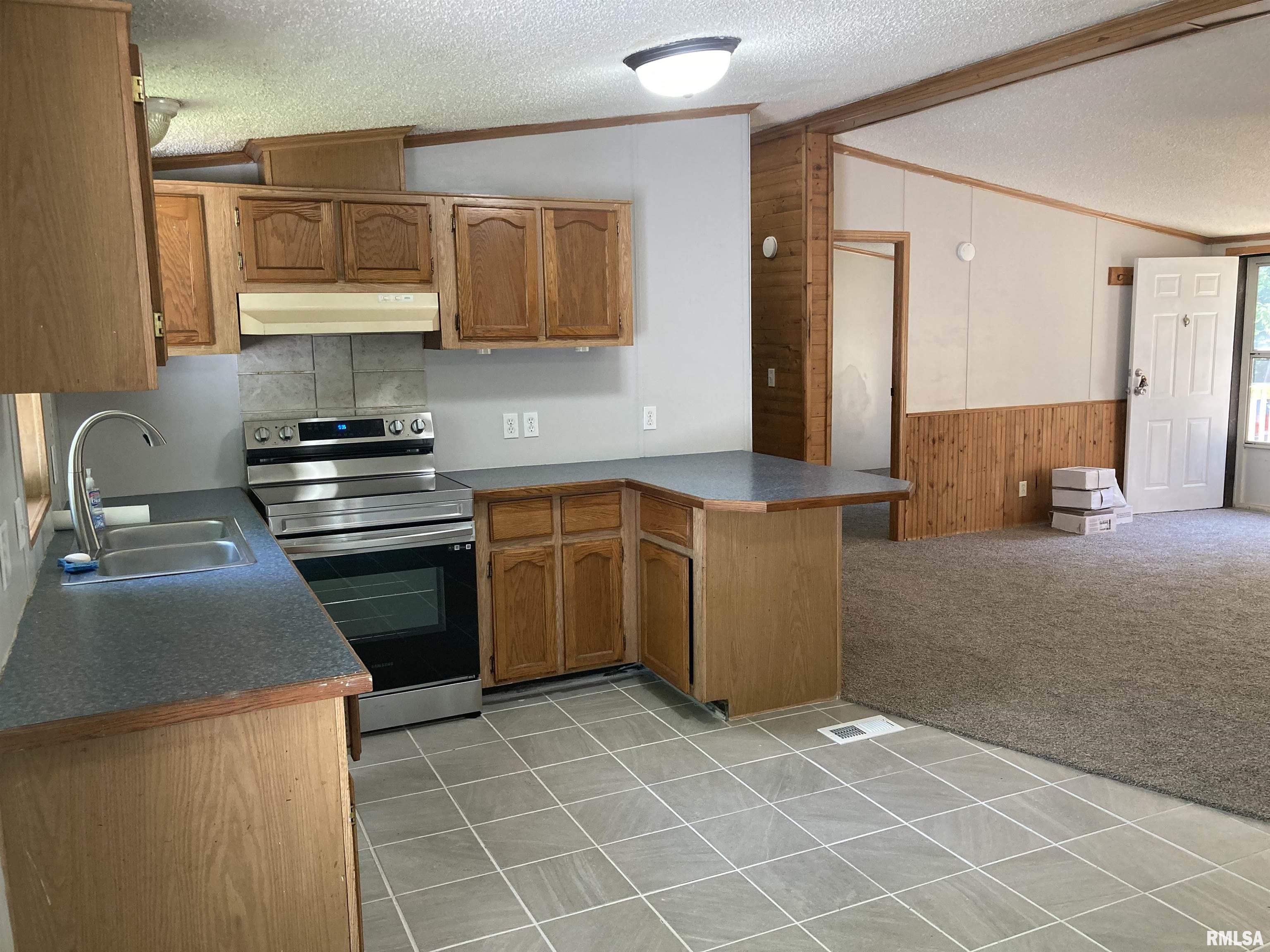 704 Ridge Street Carterville, IL 62918 - Photo 10 of 13 Gallery Image 10