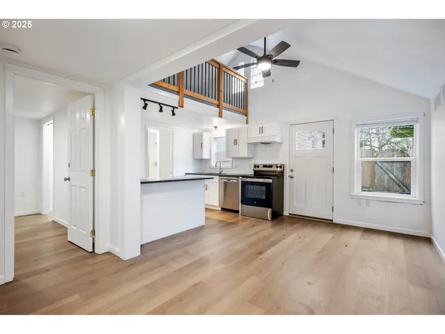 $874,998 | 814 East 4th Street, Newberg, OR 97132