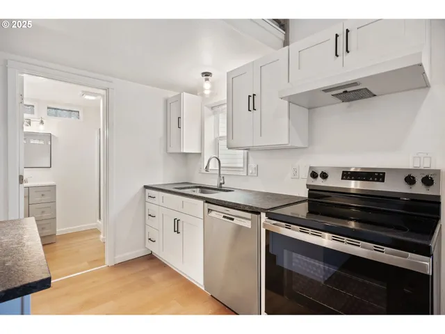 $874,998 | 814 East 4th Street, Newberg, OR 97132