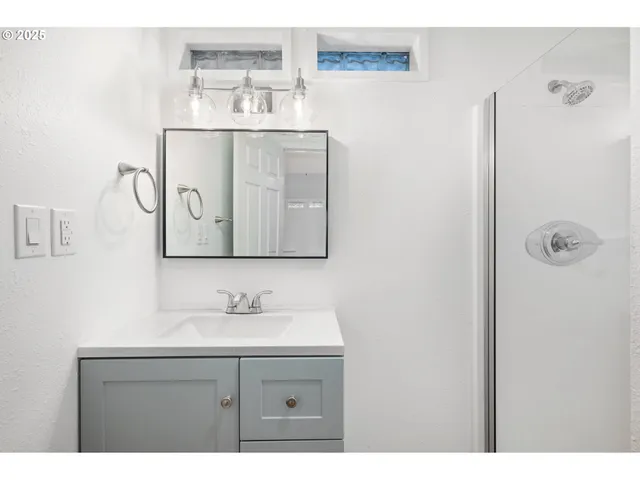 $874,998 | 814 East 4th Street, Newberg, OR 97132