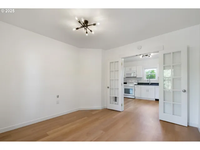 $874,998 | 814 East 4th Street, Newberg, OR 97132