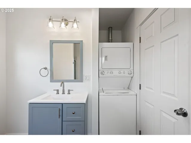 $874,998 | 814 East 4th Street, Newberg, OR 97132