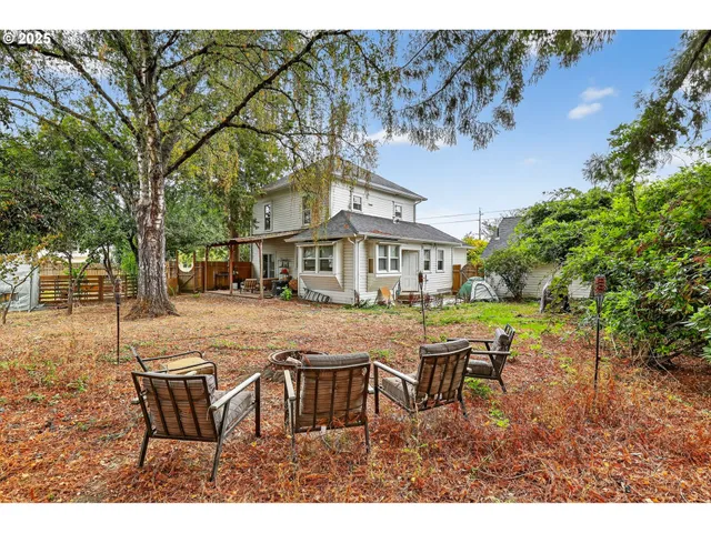 $874,998 | 814 East 4th Street, Newberg, OR 97132