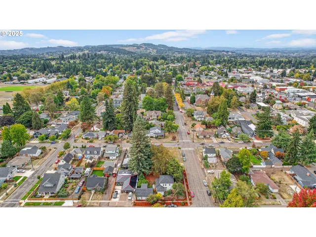 $874,998 | 814 East 4th Street, Newberg, OR 97132