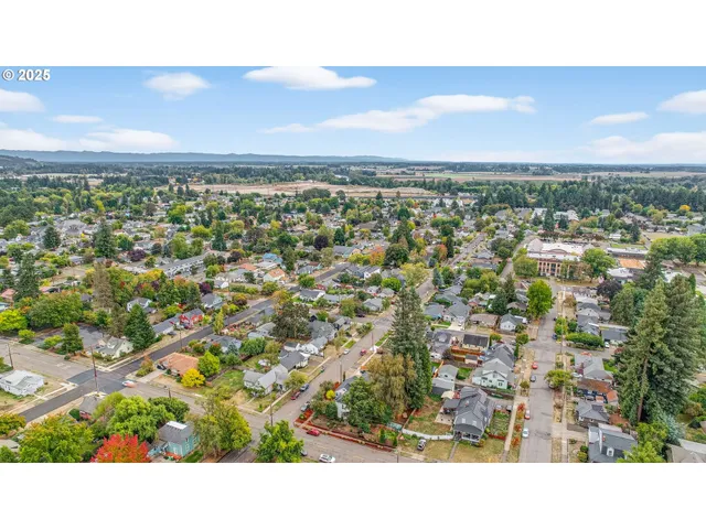 $874,998 | 814 East 4th Street, Newberg, OR 97132