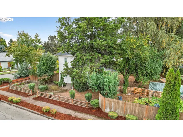 $874,998 | 814 East 4th Street, Newberg, OR 97132