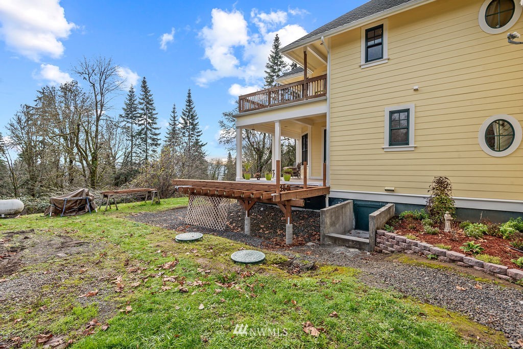 212 Whitewater Road Longview, WA 98632 - Photo 36 of 39 a view of a house with backyard and sitting area