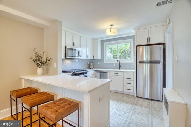 $595,000 | 1606 Woodbine Street, Alexandria, VA 22302