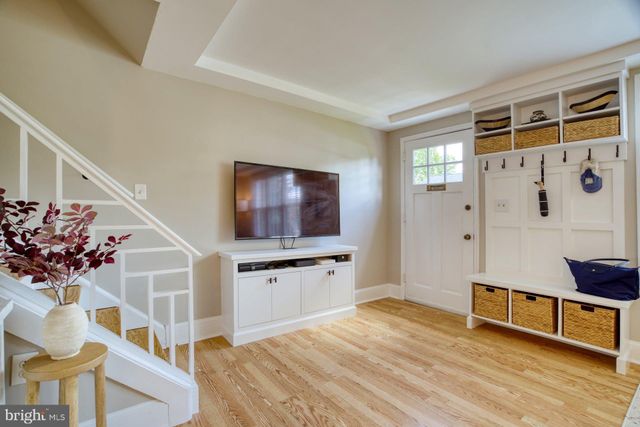 $595,000 | 1606 Woodbine Street, Alexandria, VA 22302