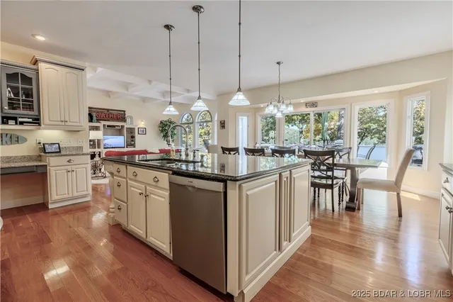 $1,499,000 | 2974 Big Island Drive, Roach, MO 65787