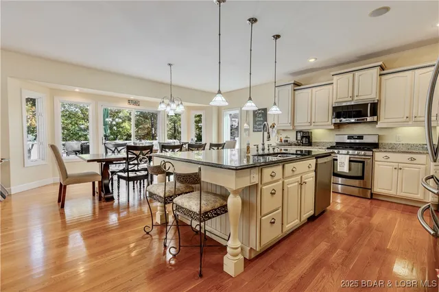 $1,499,000 | 2974 Big Island Drive, Roach, MO 65787