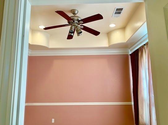 21196 Steward Road Madera, CA 93638 - Photo 18 of 39 a view of a ceiling fan with a wooden floor