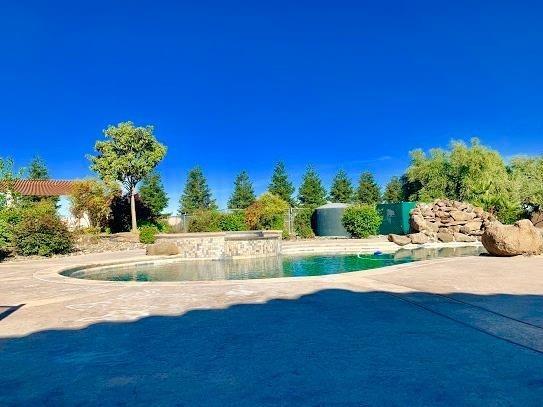 21196 Steward Road Madera, CA 93638 - Photo 9 of 39 a view of a yard