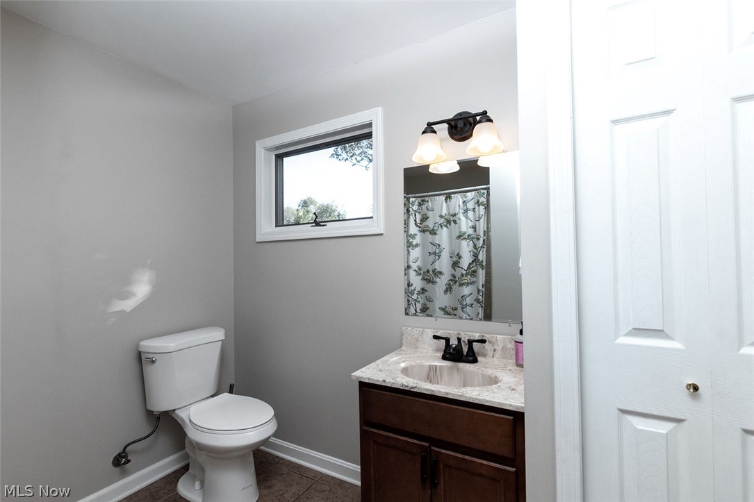 16192 Mayfield Road Huntsburg, OH 44046 - Photo 19 of 33 Main floor full bath