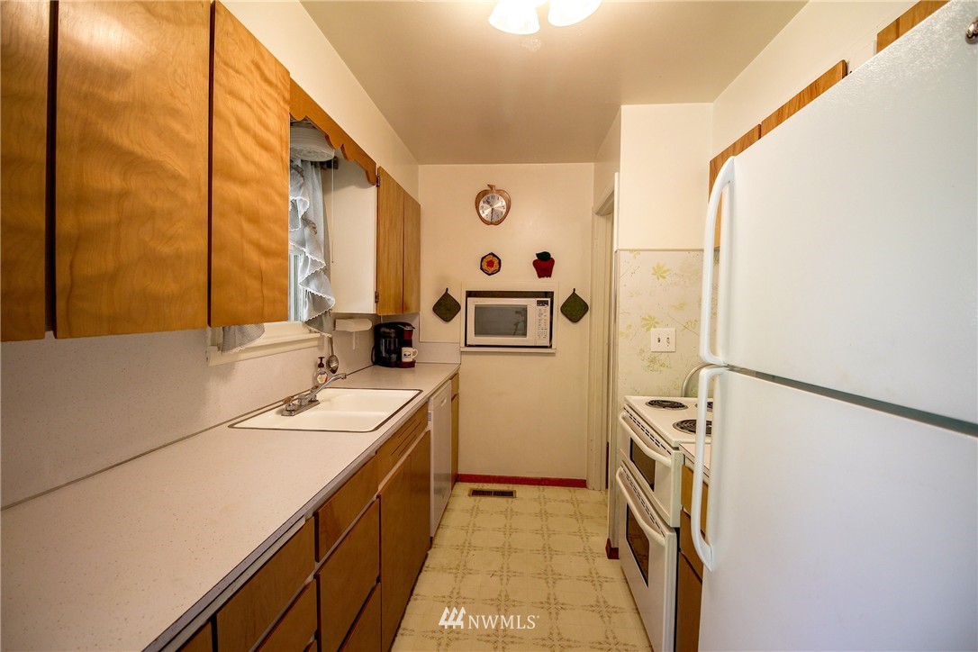 1415 Grant Road East Wenatchee, WA 98802 - Photo 11 of 23 Gallery Image 11