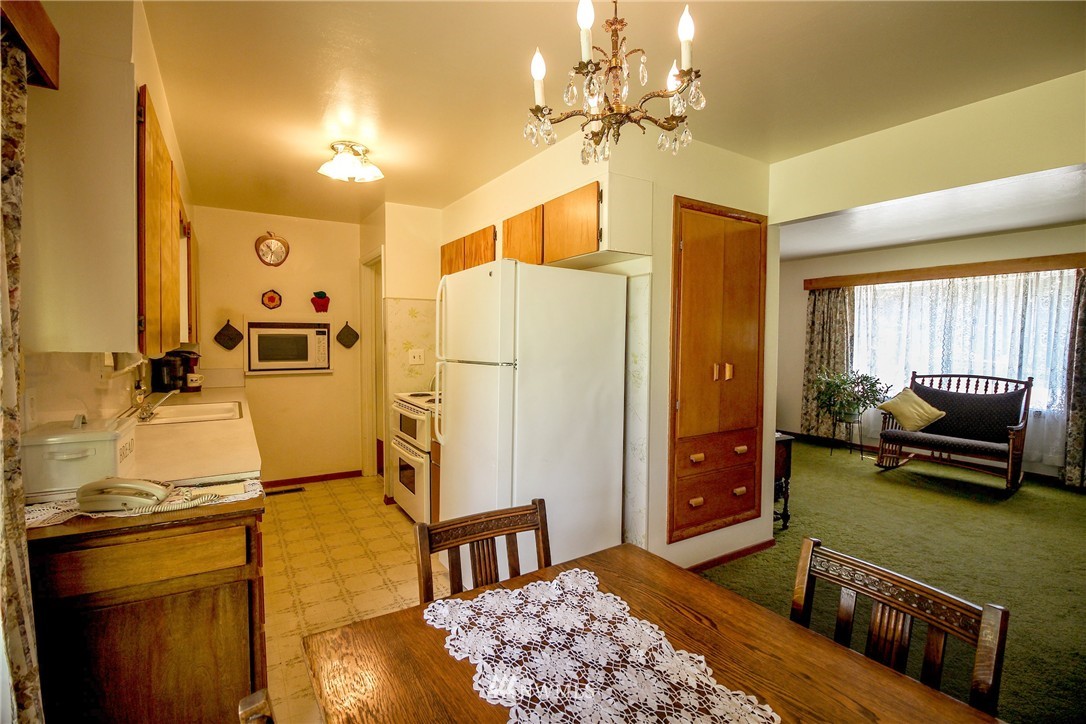 1415 Grant Road East Wenatchee, WA 98802 - Photo 12 of 23 Gallery Image 12
