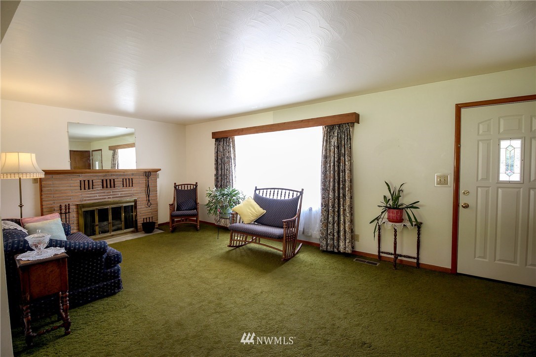 1415 Grant Road East Wenatchee, WA 98802 - Photo 4 of 23 Gallery Image 4
