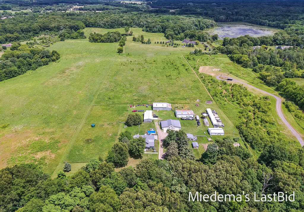 12915 Cassidy Road Bellevue, MI 49021 - Photo 24 of 128 12915CassidyRd-26LoRes