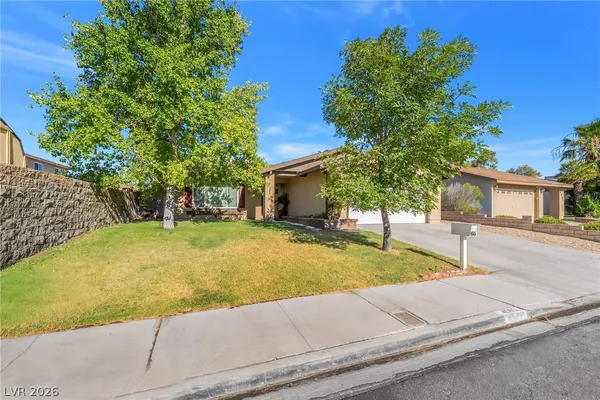 $2,400 | 4565 Meridian Drive, Las Vegas, NV 89147