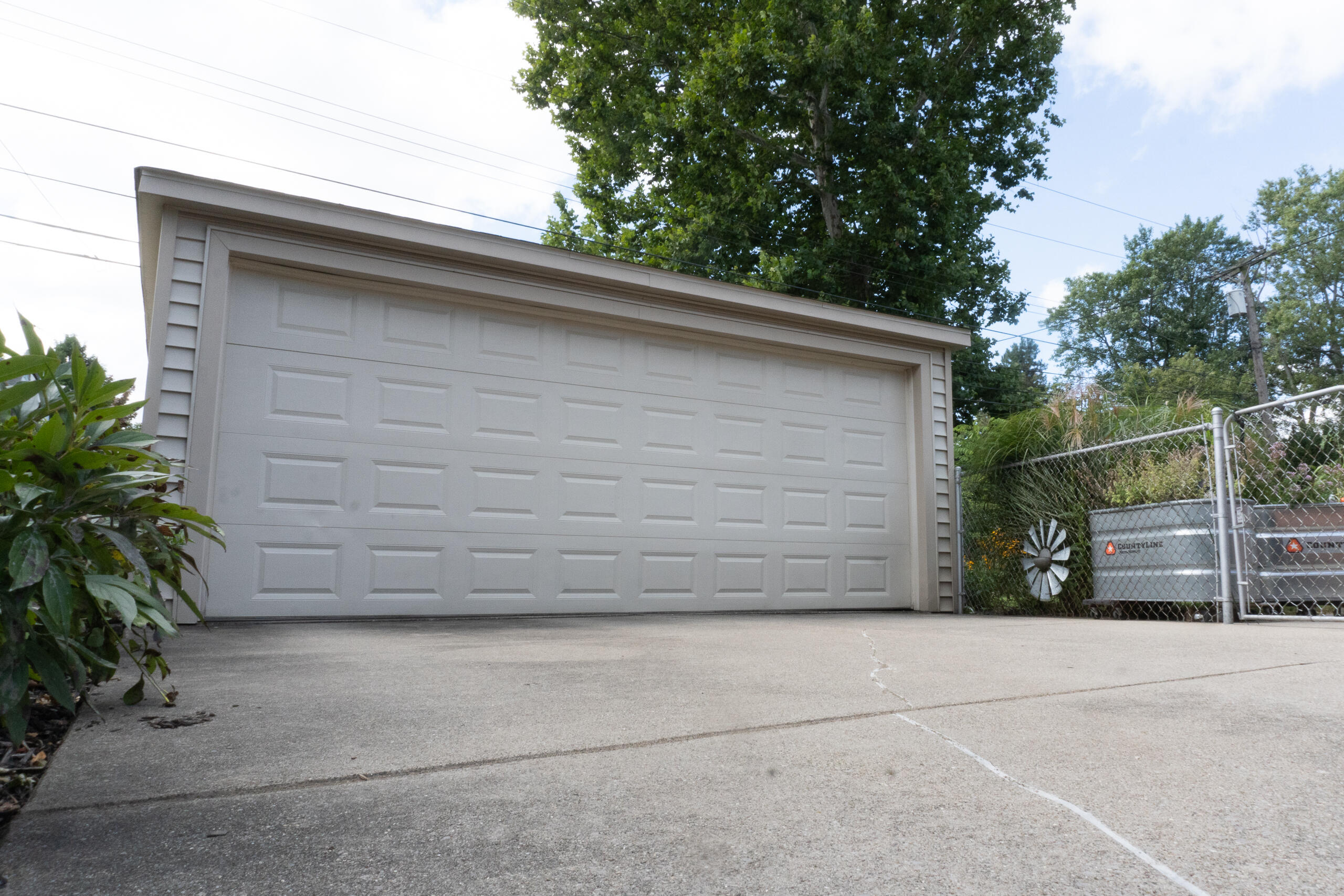 1325 Cambridge Road Berkley, MI 48072 - Photo 23 of 24 garage