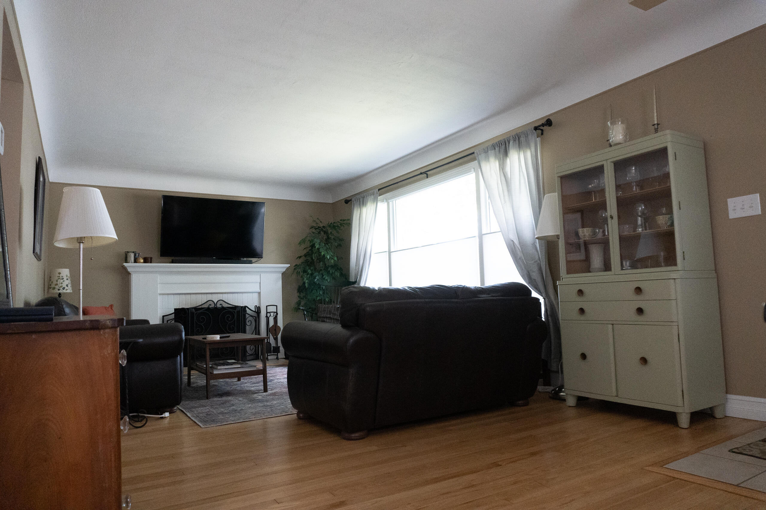1325 Cambridge Road Berkley, MI 48072 - Photo 4 of 24 living room