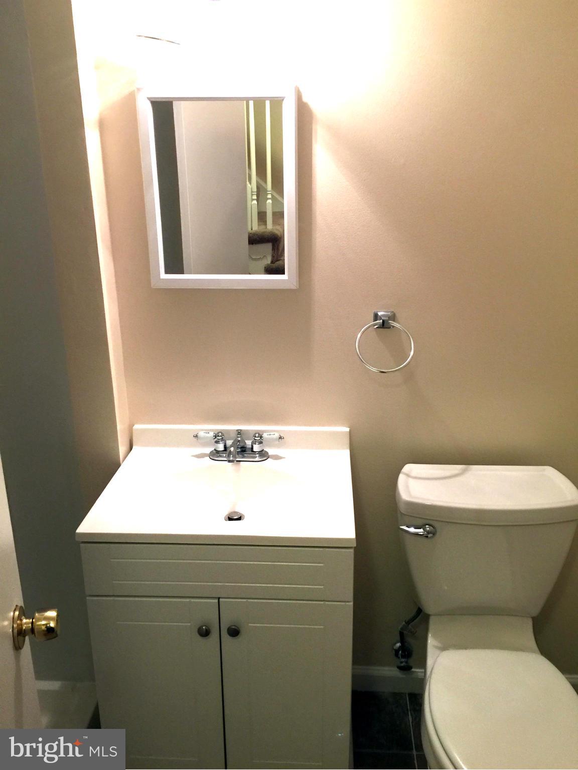 7311 Byeforde Court Springfield, VA 22150 - Photo 8 of 14 Bath