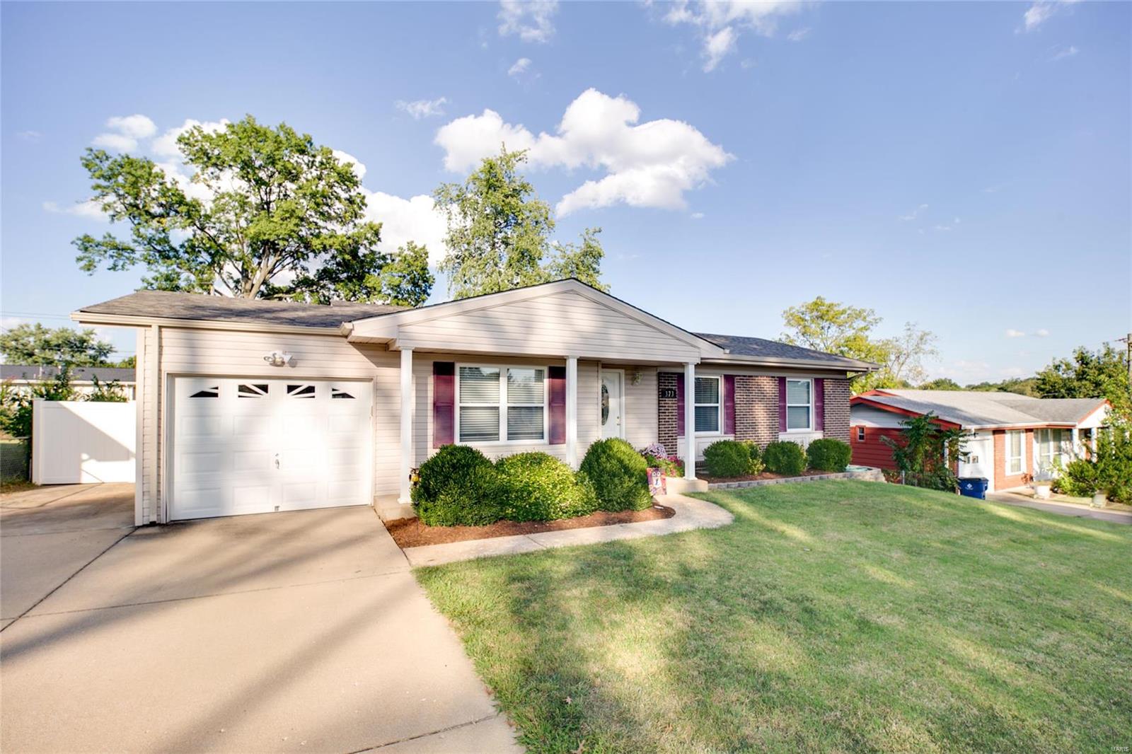 373 Forder Road St. Louis, MO 63129 - Photo 2 of 32 Gallery Image 2
