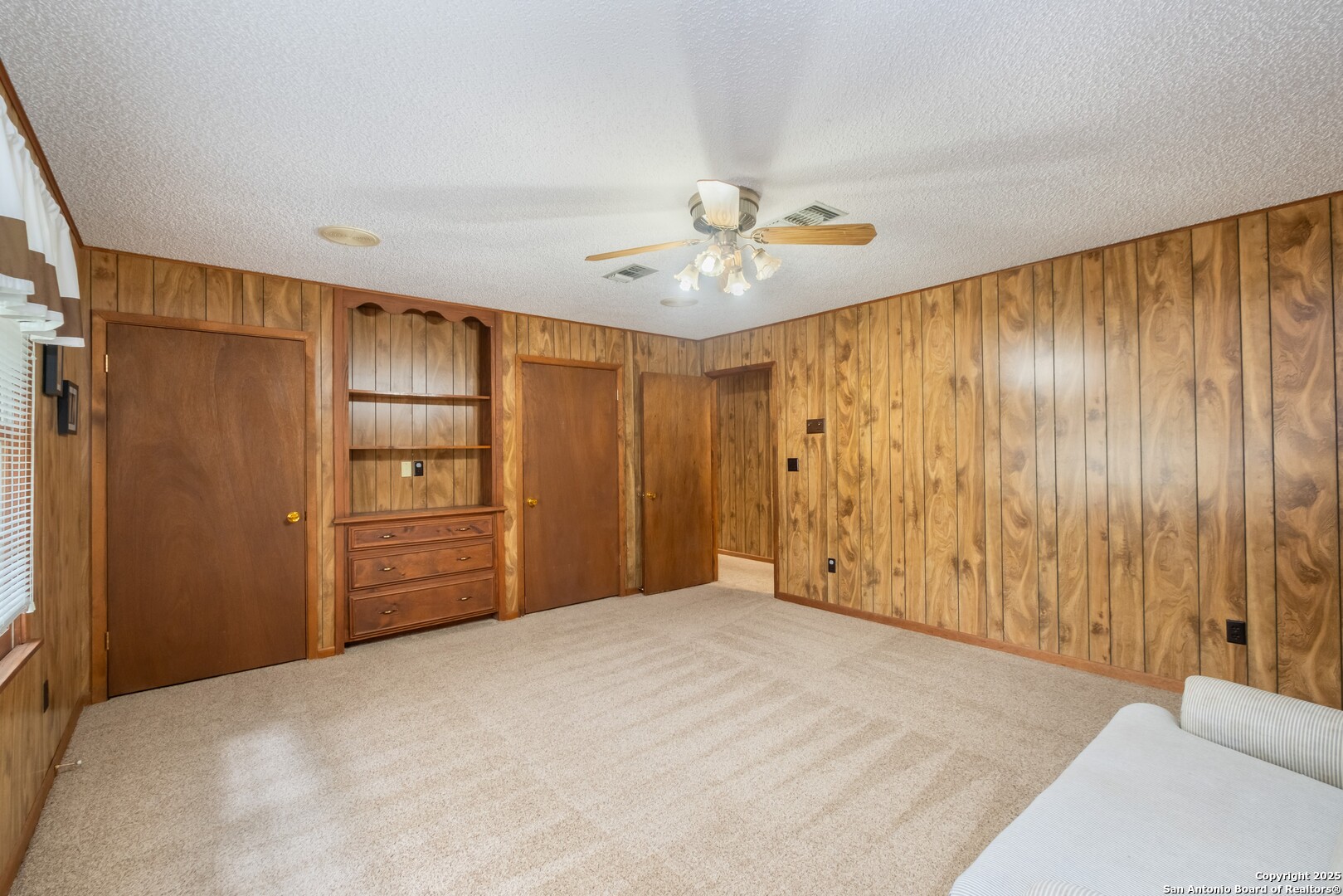 1221 Pieper Road New Braunfels, TX 78130 - Photo 29 of 43 a view of a livingroom with a furniture