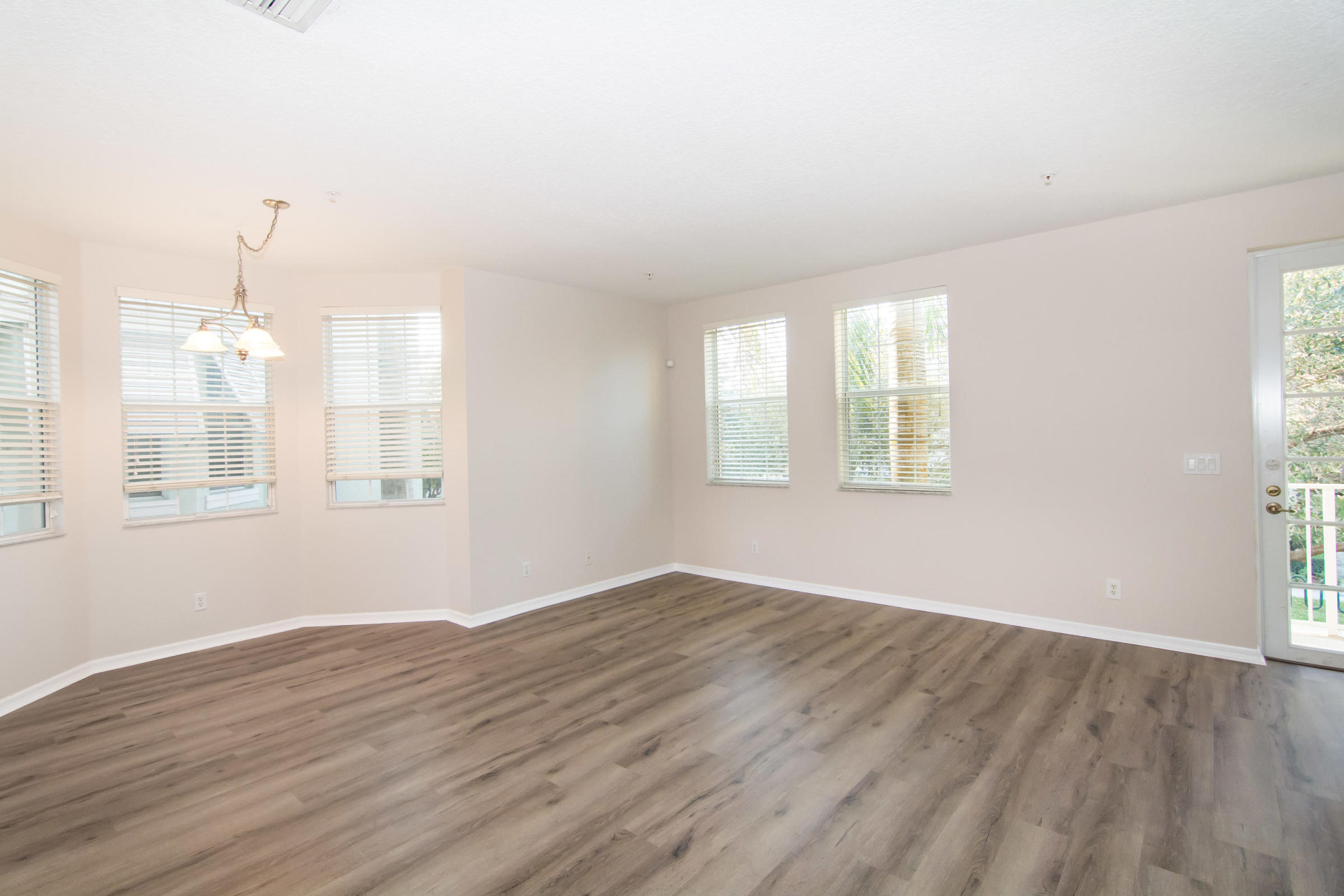 1534 Corbison Point Place Jupiter, FL 33458 - Photo 4 of 22 Living room
