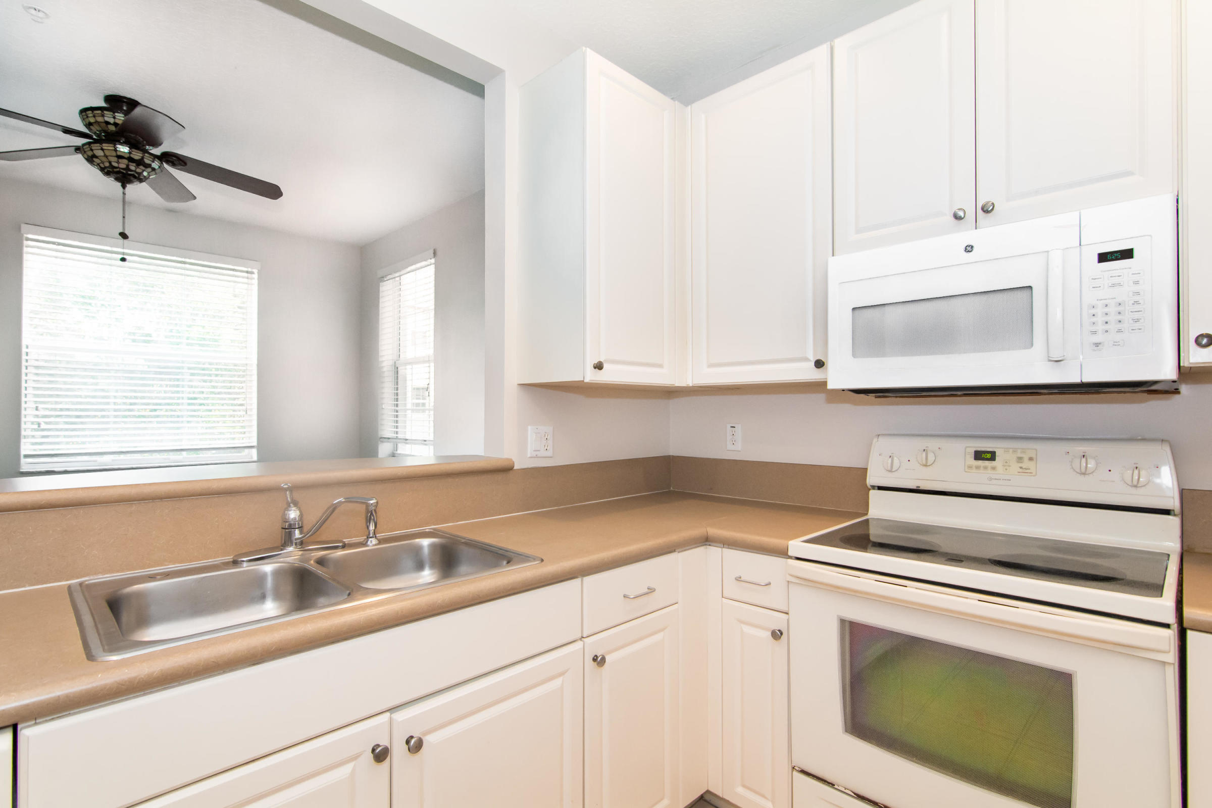 1534 Corbison Point Place Jupiter, FL 33458 - Photo 9 of 22 Kitchen