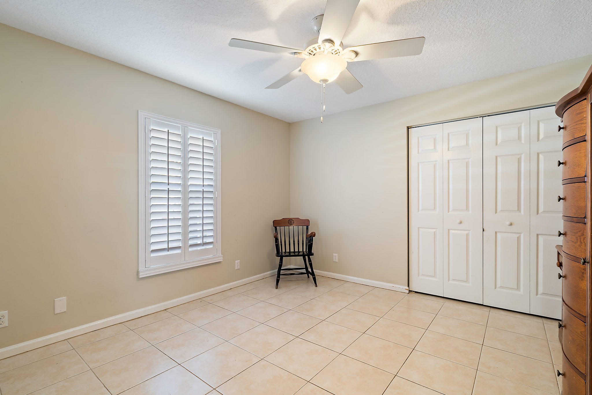 10344 154th Road North Jupiter, FL 33478 - Photo 27 of 50 Guest bedroom