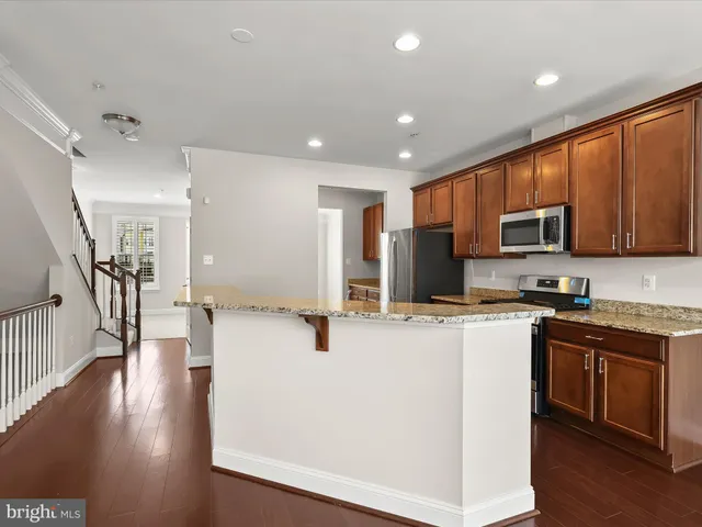 $639,900 | 5803 Lois Lane, Ellicott City, MD 21043