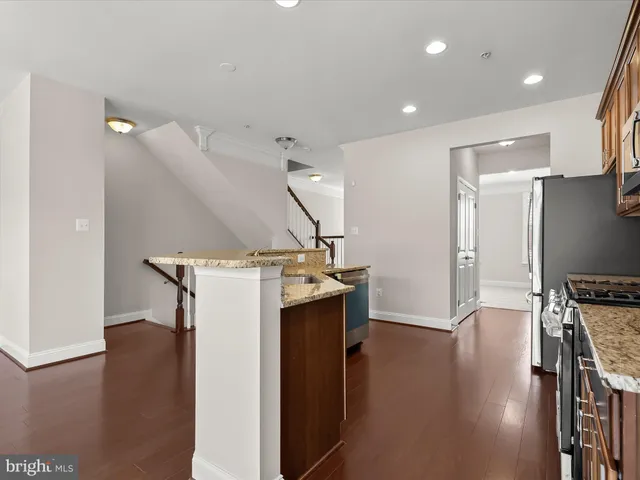 $639,900 | 5803 Lois Lane, Ellicott City, MD 21043