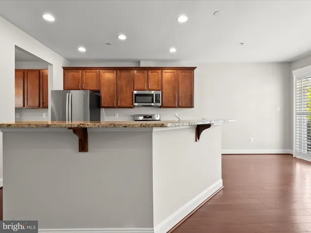 $639,900 | 5803 Lois Lane, Ellicott City, MD 21043