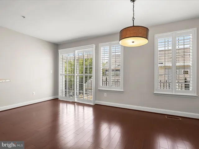 $639,900 | 5803 Lois Lane, Ellicott City, MD 21043