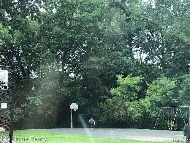 1352 Crescent Lane Rochester Hills, MI 48306 - Photo 52 of 58