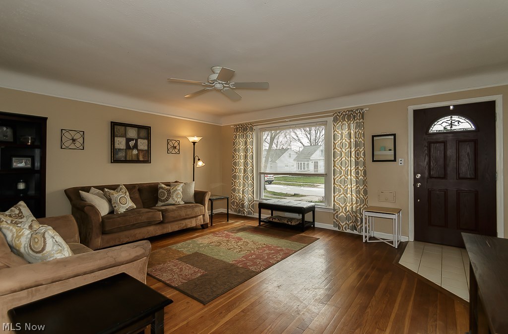 31801 Glenhurst Road Willowick, OH 44095 - Photo 4 of 28