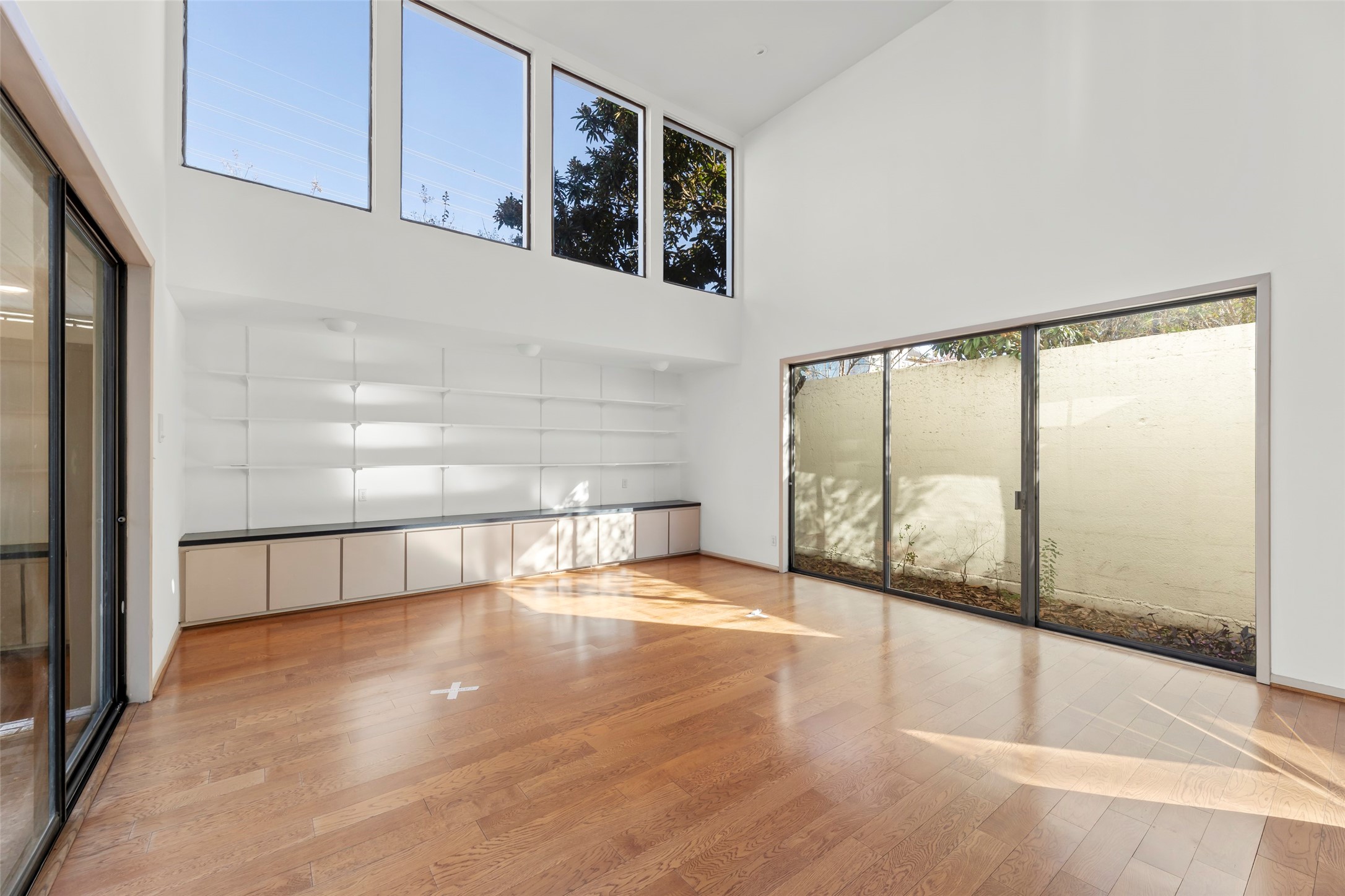 1201 Autrey Street Houston, TX 77006 - Photo 11 of 47 Hardwood flooring on the first floor