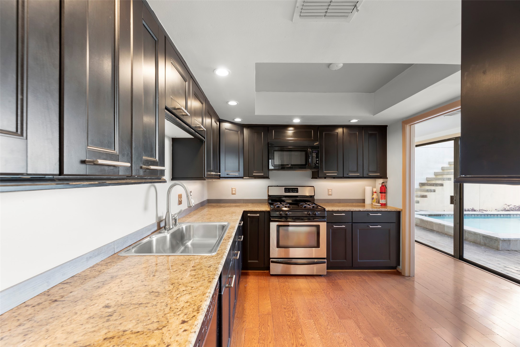 1201 Autrey Street Houston, TX 77006 - Photo 14 of 47 Plenty of storage space